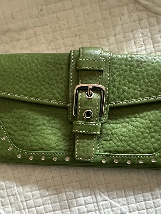 COACH Handbags - COACH vintage rare apple green color with a snap closure.